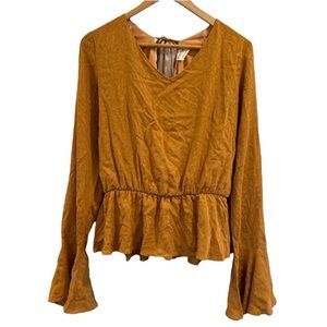 Peach Love Gold Yellow L/S Animal Print Peplum Top Peekaboo Back with Tie Large